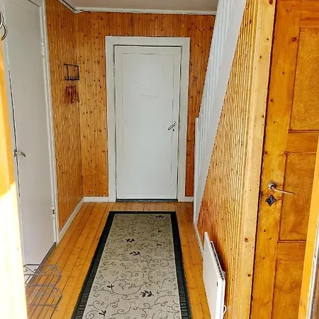 Solrik Beliggenhet I Lofotens Storste Fiskevaer Casa de Férias